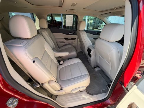 Used 2021 GMC Acadia Denali w/ Denali Technology Package FWD image 39