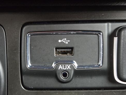 Used 2022 Jeep Renegade Altitude w/ Convenience Group AWD/4WD image 7