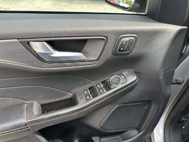 Used 2022 Ford Escape Titanium AWD/4WD image 24