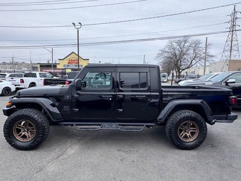 Certified 2022 Jeep Gladiator Willys image 4