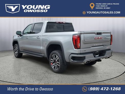 Used 2024 GMC Sierra 1500 AT4 w/ Technology Package AWD/4WD image 4