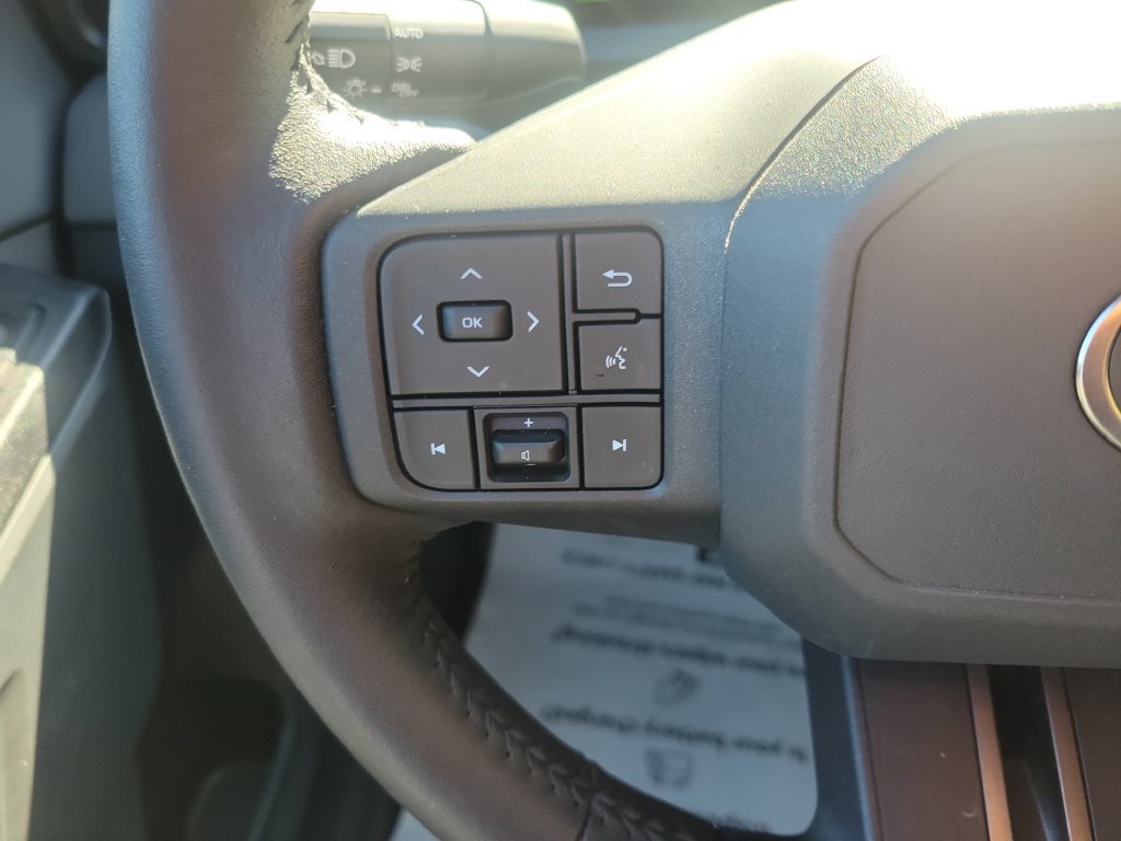 Used 2026 Toyota RAV4 SE w/ Convenience Package FWD image 28