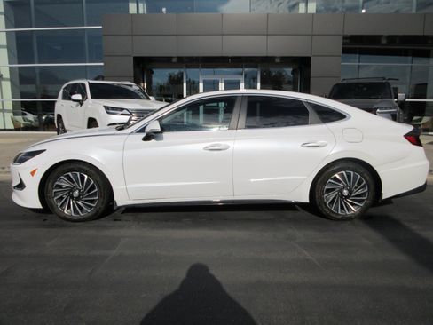 Used 2020 Hyundai Sonata Limited FWD image 3