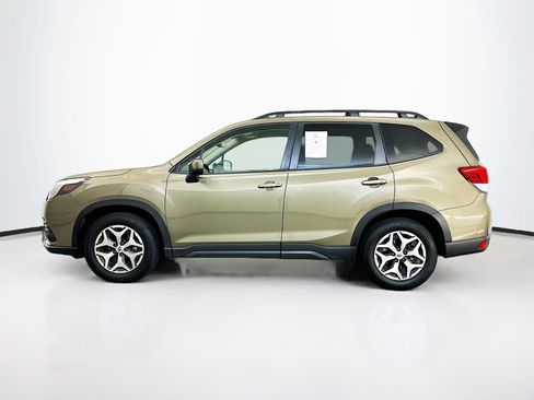 Used 2024 Subaru Forester Premium image 4