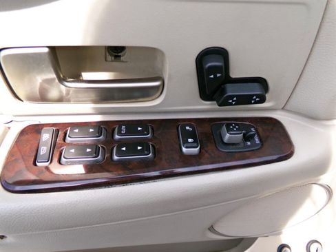 Used 2007 Lincoln Town Car Signature RWD image 12