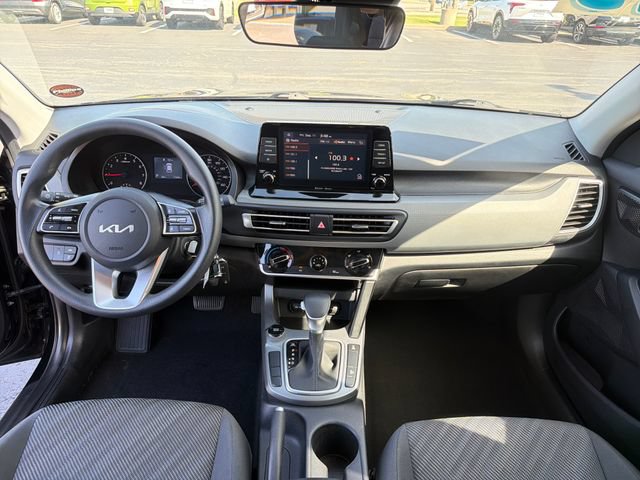 Used 2023 Kia Seltos LX AWD/4WD image 14