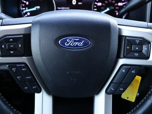 Used 2019 Ford F250 Lariat w/ Chrome Package image 36