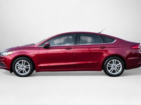 Used 2018 Ford Fusion SE w/ Fusion SE Technology Package image 8