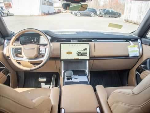 New 2026 Land Rover Range Rover SE AWD/4WD image 16