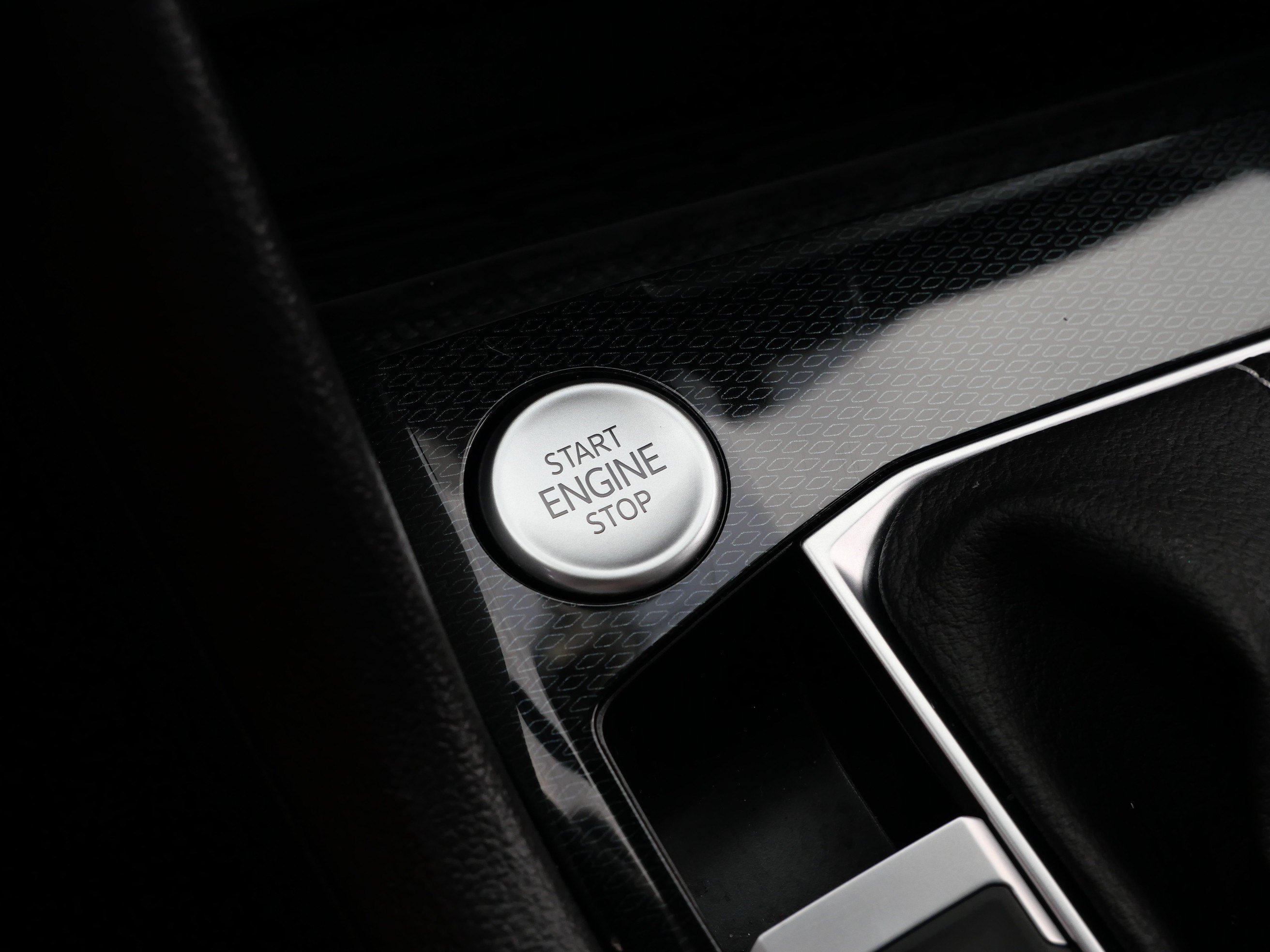 Certified 2025 Volkswagen Taos SE AWD/4WD image 28