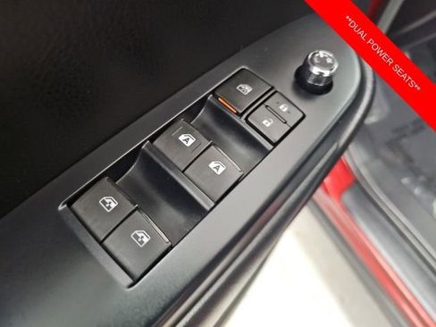 Used 2017 Toyota Highlander SE image 13