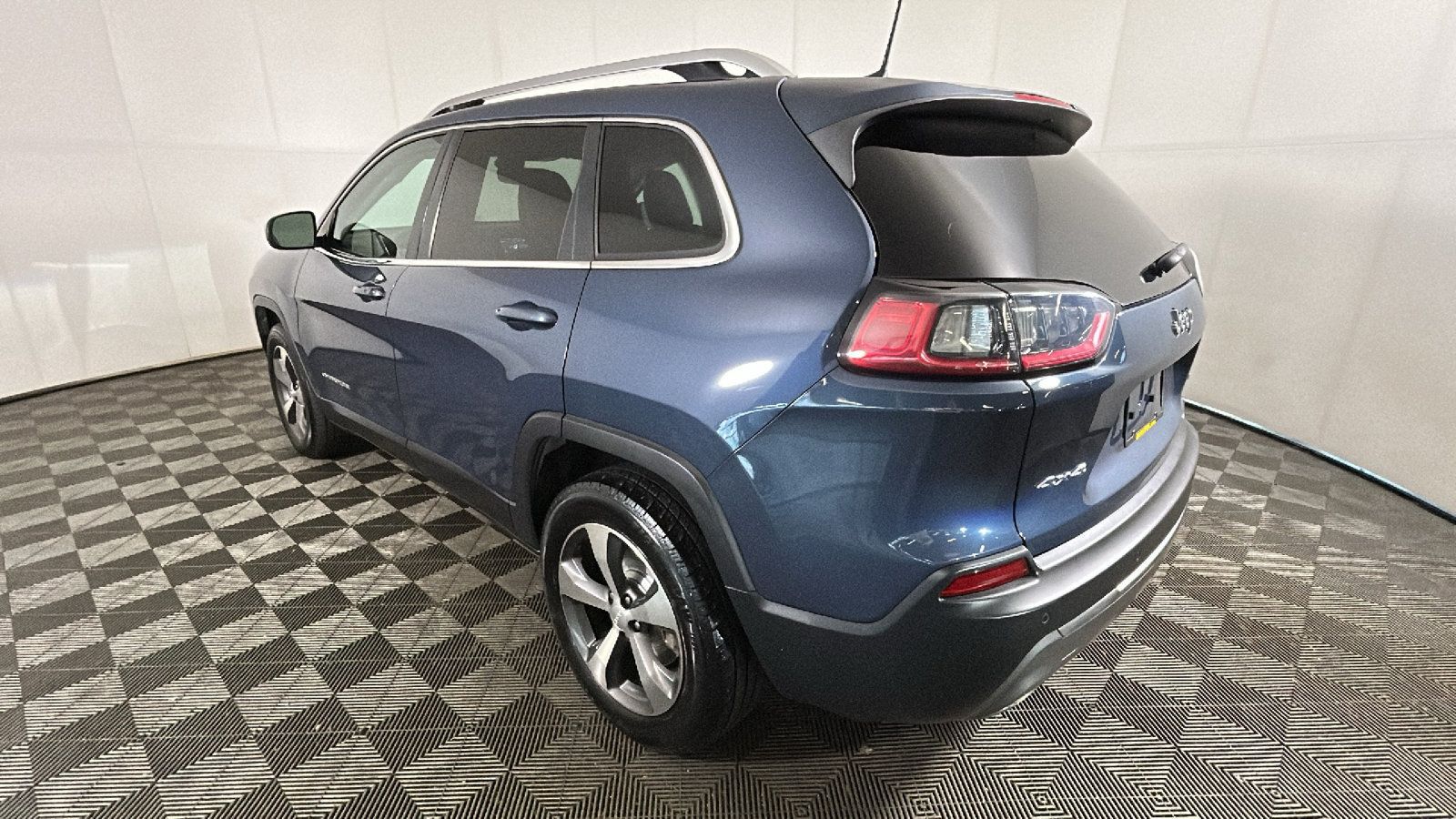 Used 2020 Jeep Cherokee Limited AWD/4WD image 5