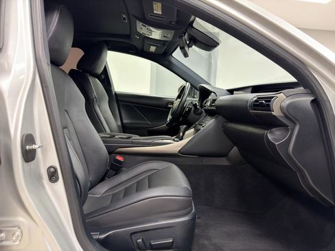 Used 2019 Lexus IS 300 F Sport w/ F Sport Package image 10