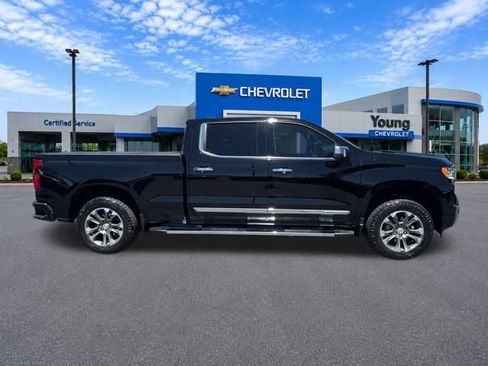 Used 2024 Chevrolet Silverado 1500 High Country w/ Technology Package AWD/4WD image 8