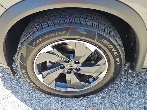 Used 2025 Nissan Rogue SV FWD image 12