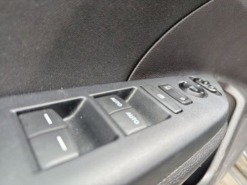 Used 2019 Honda Civic EX image 10