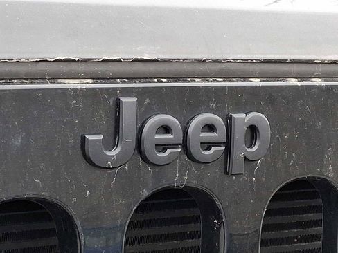 Used 2015 Jeep Wrangler Sport image 3