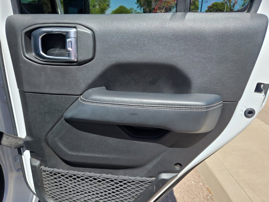 Used 2020 Jeep Gladiator Overland AWD/4WD image 10