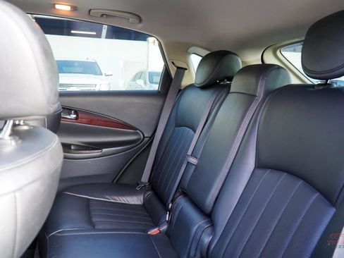 Used 2017 INFINITI QX50 Sport Utility 4D w/ Premium Package image 22