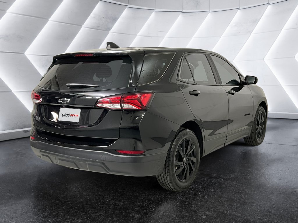 Used 2023 Chevrolet Equinox LS w/ Midnight Edition FWD image 4