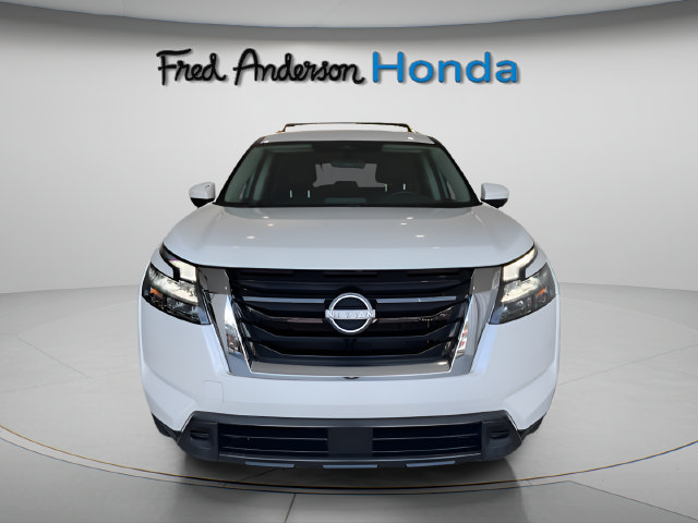 Used 2023 Nissan Pathfinder SV AWD/4WD image 3