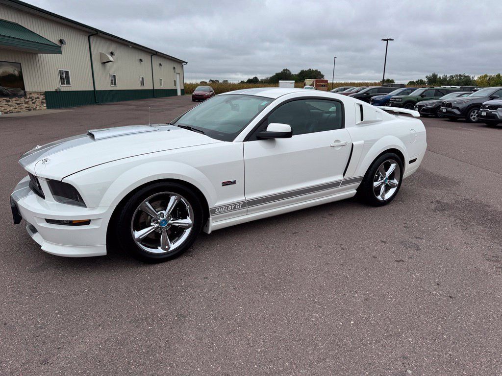 Used 2007 Ford Mustang GT Premium RWD image 4