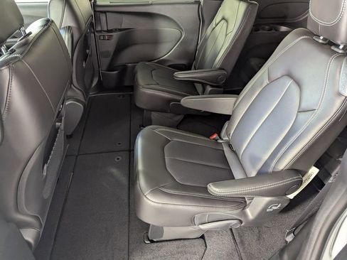 New 2026 Chrysler Pacifica Select w/ S Appearance Package image 14