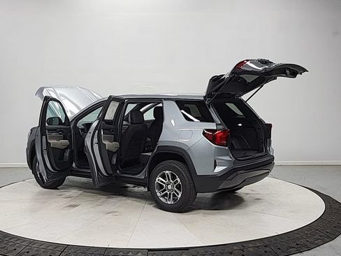 New 2026 GMC Terrain Elevation FWD image 13