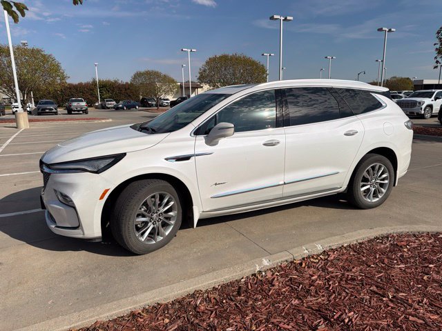Used 2023 Buick Enclave Avenir w/ Avenir Technology Package AWD/4WD image 4