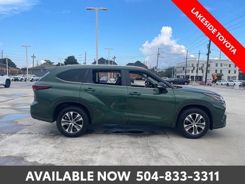 Certified 2024 Toyota Highlander XLE FWD image 7
