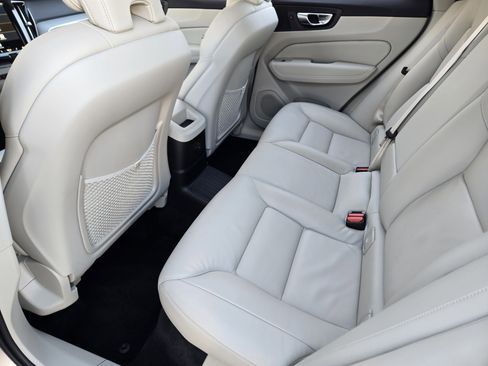 Used 2025 Volvo XC60 T8 Plus w/ Protection Package Premier image 39