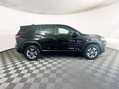 Used 2025 Chevrolet Equinox LT FWD image 2