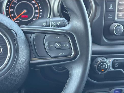 Used 2018 Jeep Wrangler Unlimited Sport S AWD/4WD image 9
