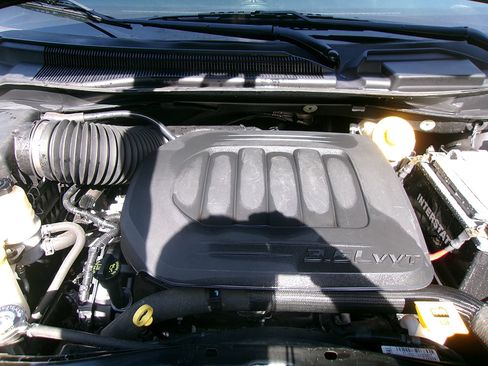 Used 2020 Dodge Grand Caravan SE FWD image 9