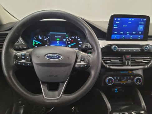 Used 2022 Ford Escape SE image 11