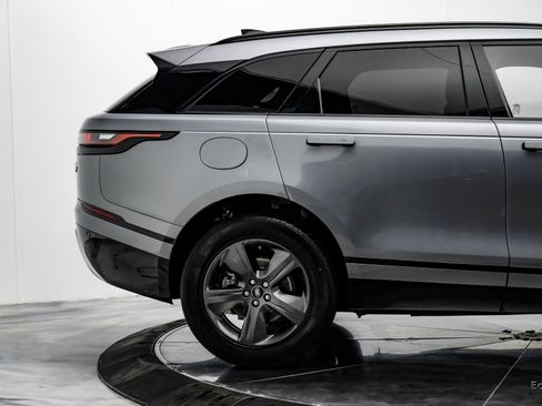 Used 2022 Land Rover Range Rover Velar R-Dynamic S image 17