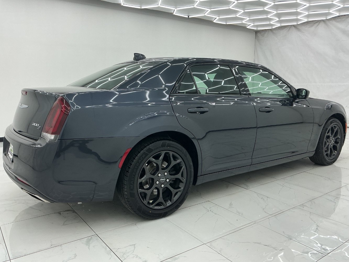 Used 2019 Chrysler 300 S AWD/4WD image 11