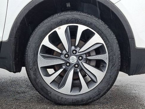 Certified 2022 Buick Encore Preferred w/ Safety Package image 8