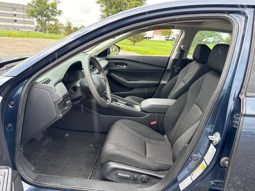 Used 2023 Honda Accord EX image 15