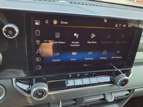 Used 2024 Chevrolet Colorado W/T w/ Technology Package image 6