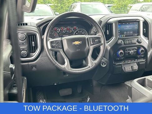 Used 2022 Chevrolet Silverado 1500 LT AWD/4WD image 2