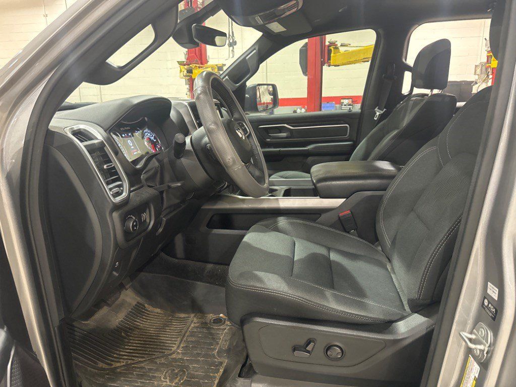 Used 2023 RAM 1500 Big Horn AWD/4WD image 3