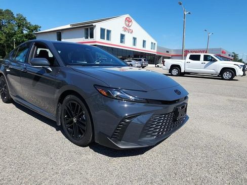 Certified 2025 Toyota Camry SE w/ Convenience Package FWD image 1