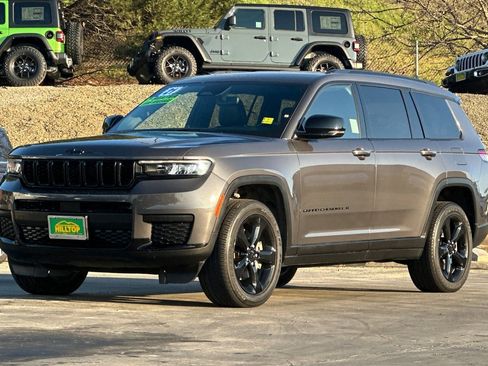 Used 2021 Jeep Grand Cherokee L Laredo image 9