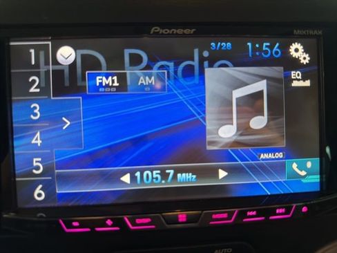 Used 2016 Jeep Wrangler Unlimited Sahara image 18