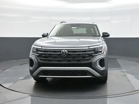 New 2026 Volkswagen Atlas Peak Edition AWD/4WD image 2