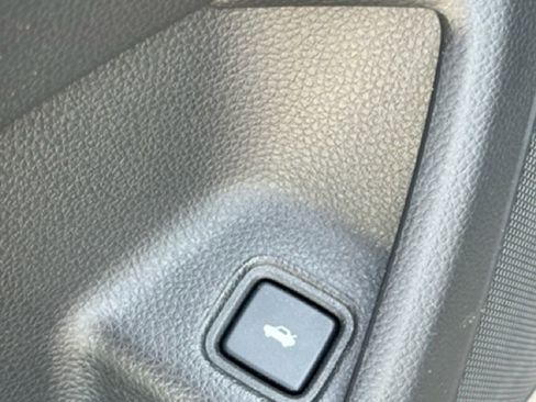 Used 2022 Honda Accord Touring image 9