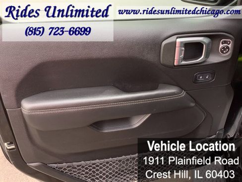 Used 2019 Jeep Wrangler Unlimited Sahara w/ Uconnect 4C Nav & Sound Group AWD/4WD image 2