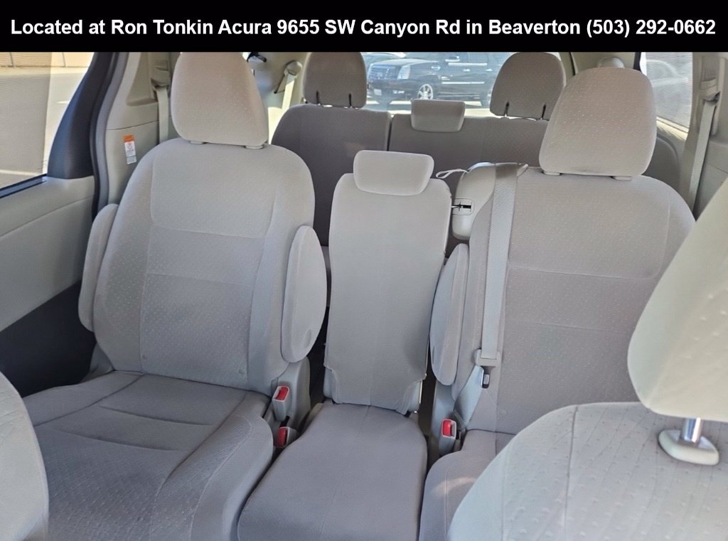 Used 2015 Toyota Sienna LE FWD image 11