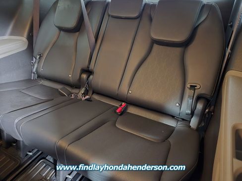 Used 2026 Kia Carnival FWD image 16